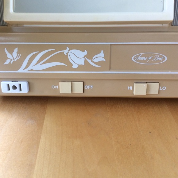 Vintage makeup vanity mirror - Picture 8 of 11